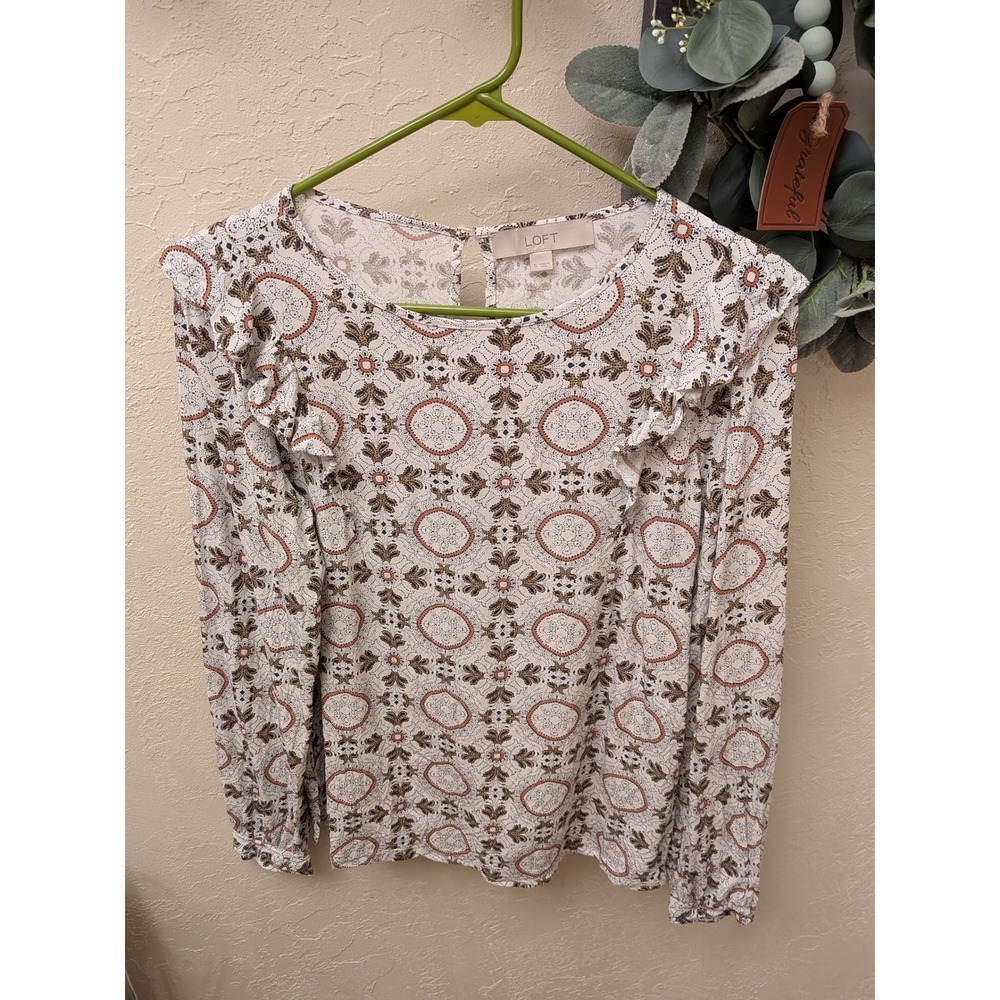 LOFT Womens Small Long Sleeve Ruffle Medallion Print Blouse Keyhole Back Cream